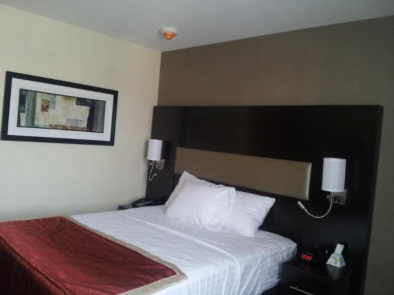 Howard Johnson By Wyndham Jamaica Ny Near Airtrain Jfk Nova Iorque Exterior foto
