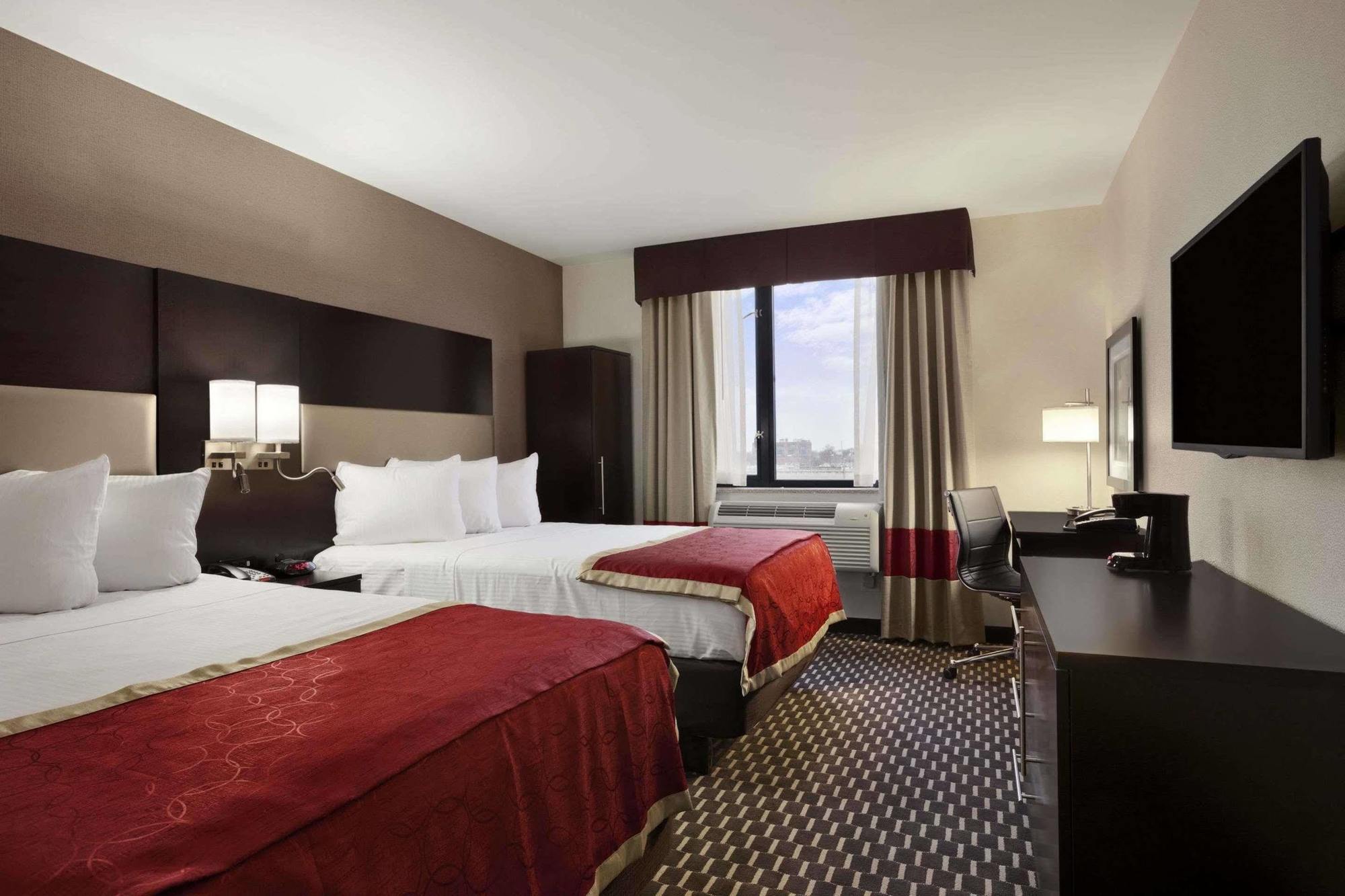 Howard Johnson By Wyndham Jamaica Ny Near Airtrain Jfk Nova Iorque Exterior foto