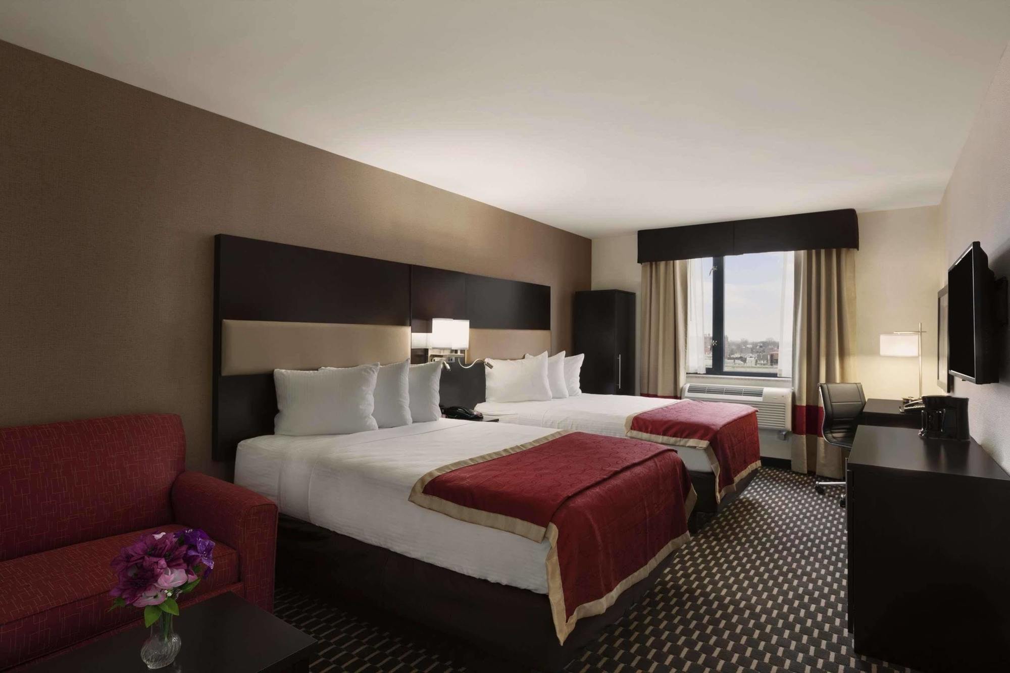 Howard Johnson By Wyndham Jamaica Ny Near Airtrain Jfk Nova Iorque Exterior foto
