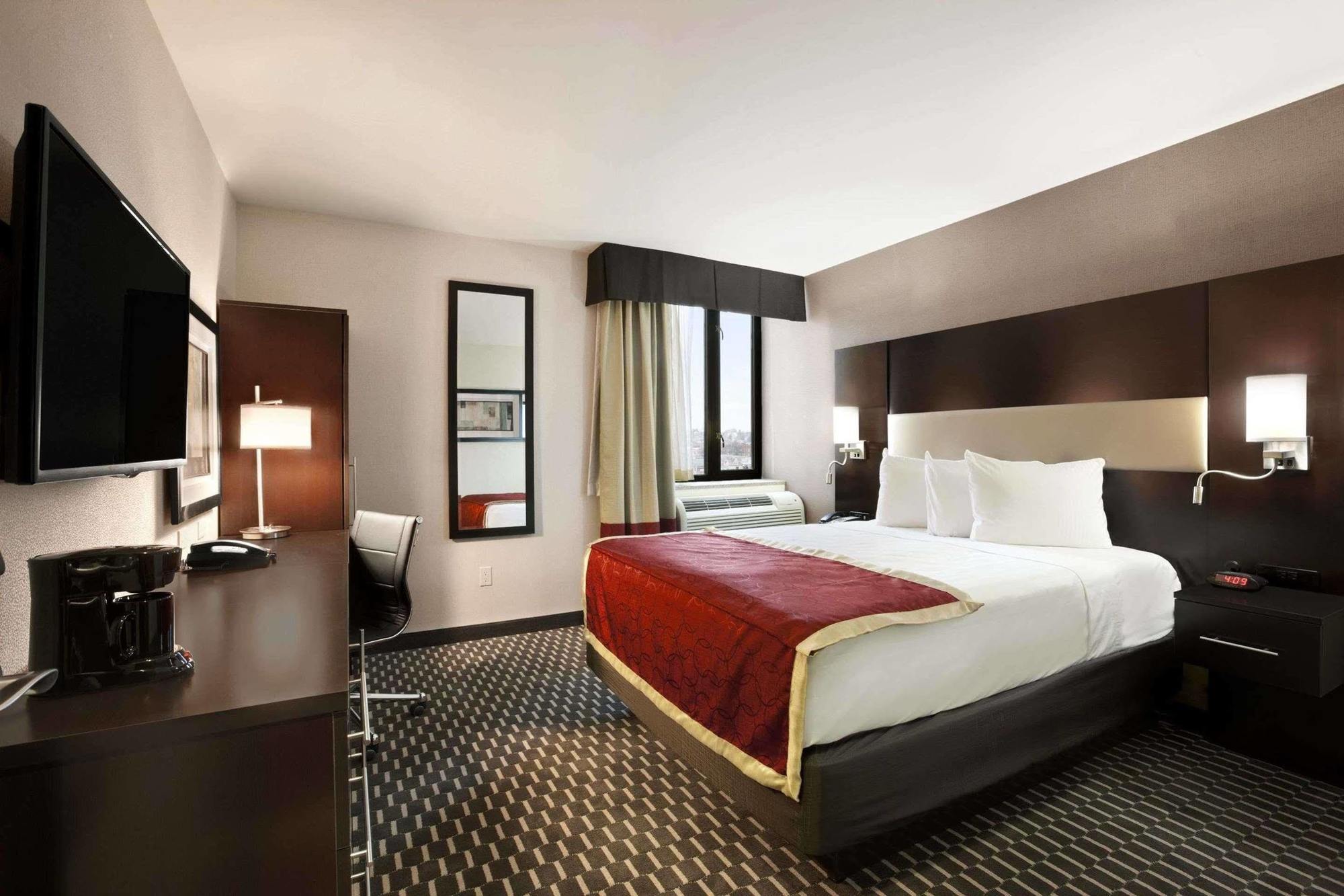 Howard Johnson By Wyndham Jamaica Ny Near Airtrain Jfk Nova Iorque Exterior foto