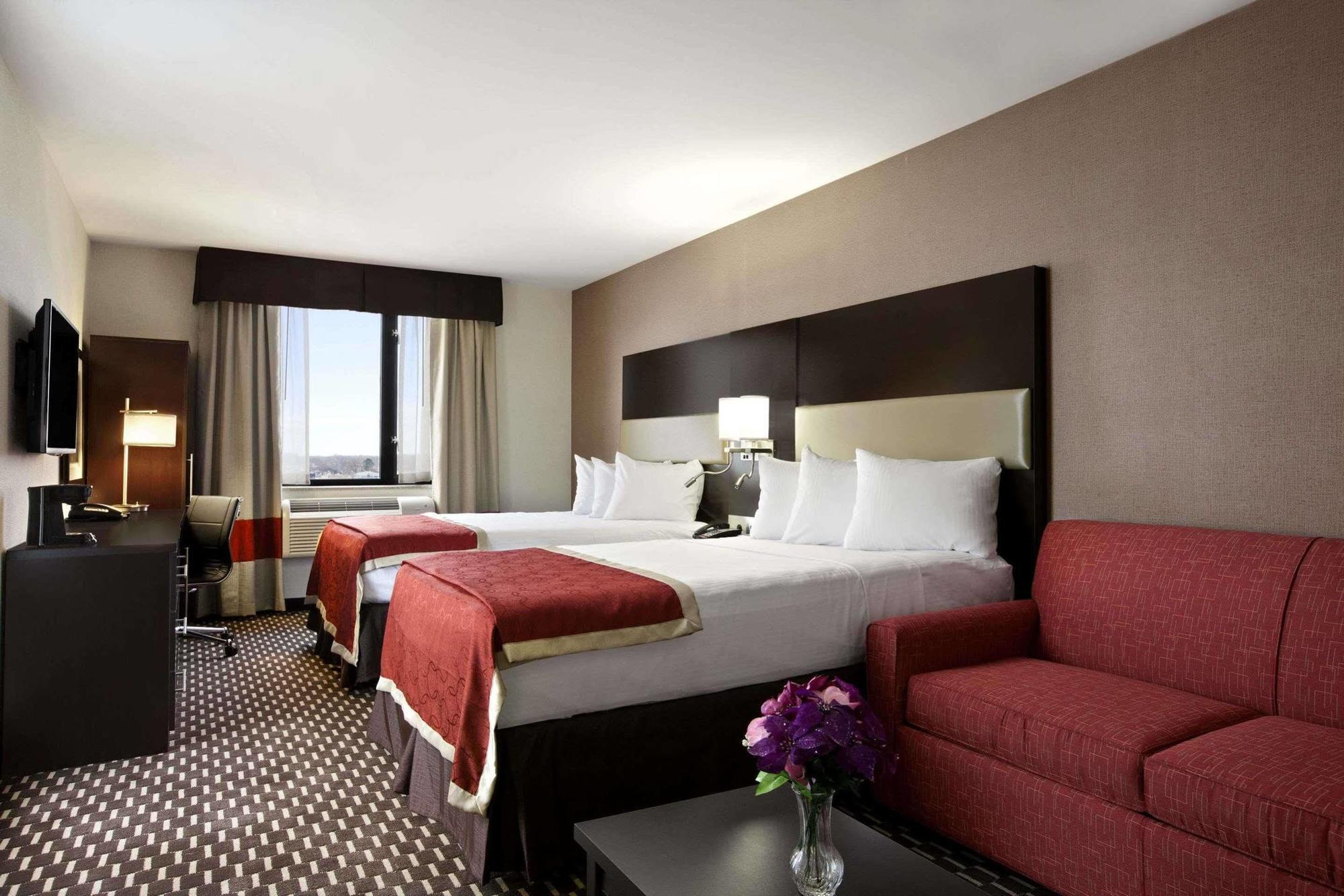 Howard Johnson By Wyndham Jamaica Ny Near Airtrain Jfk Nova Iorque Exterior foto